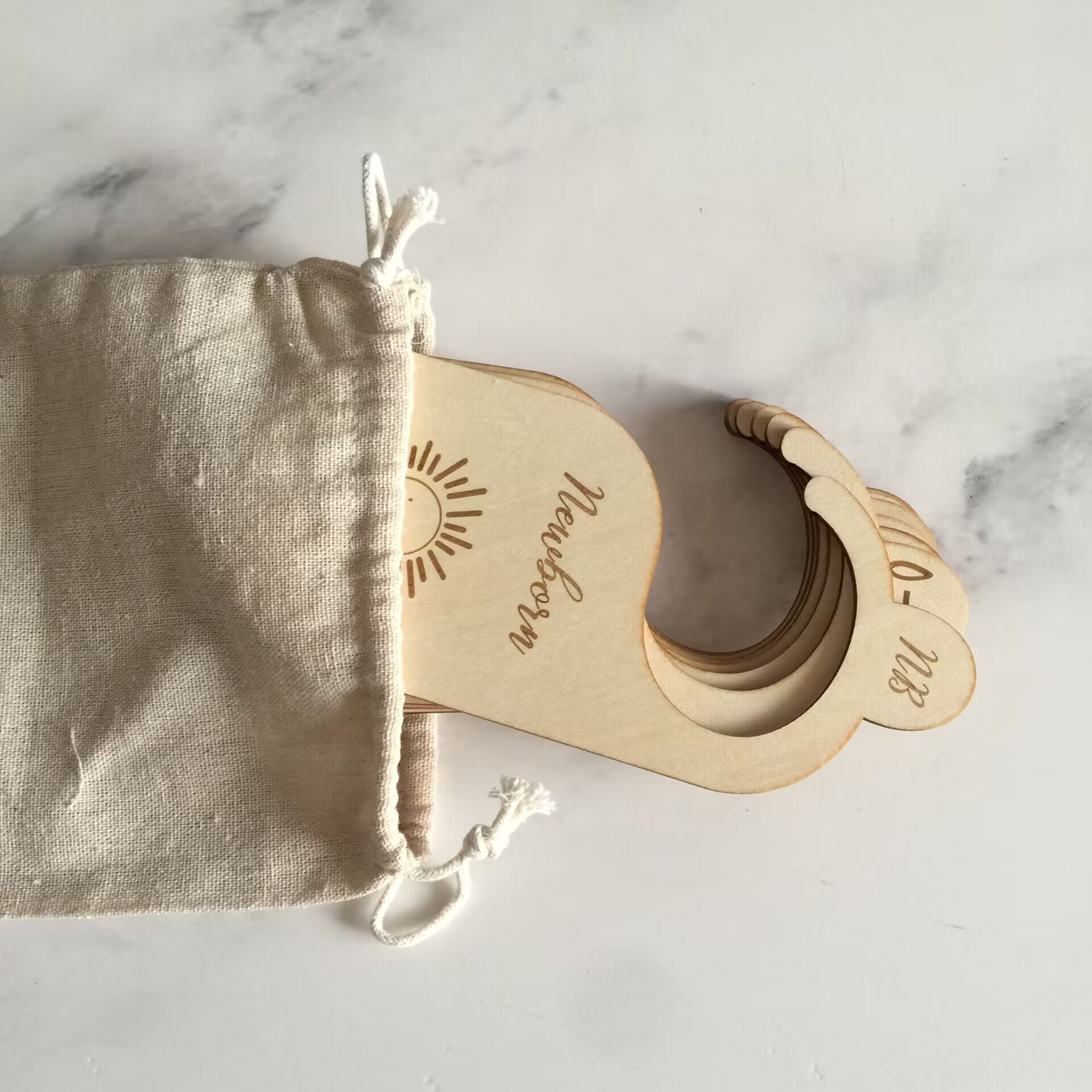 Wooden Baby Closet Size Divide - đánh giá và giá Baby Clothing Hanger Dividers